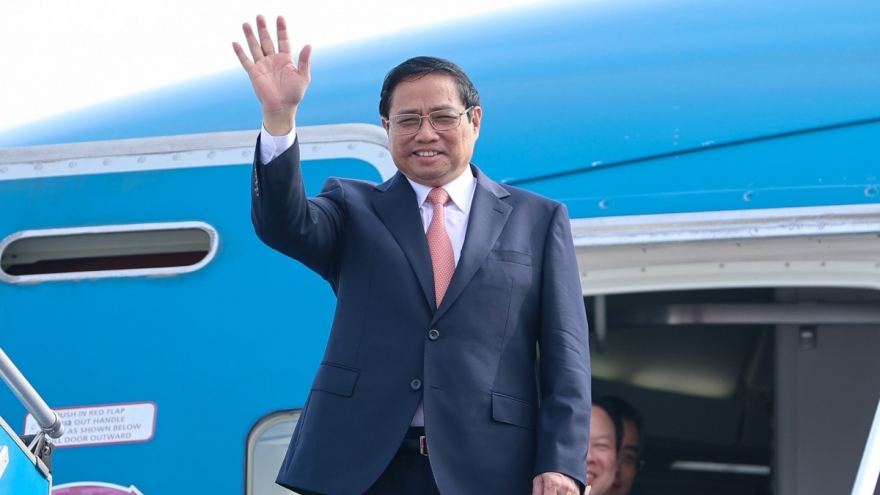 PM Chinh leaves for Japan to attend expanded G7 Summit
